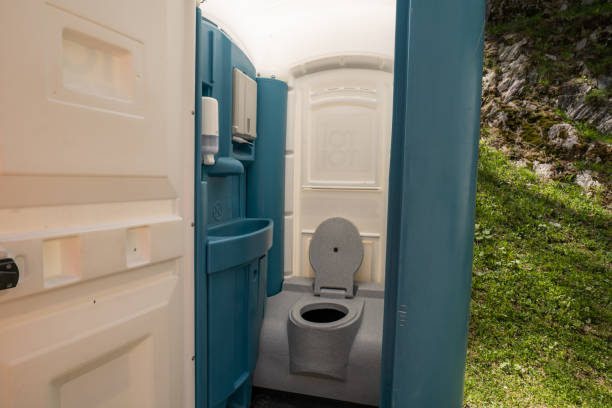 Best Portable Restroom Servicing (Cleaning and Restocking)  in Sands Point, NY